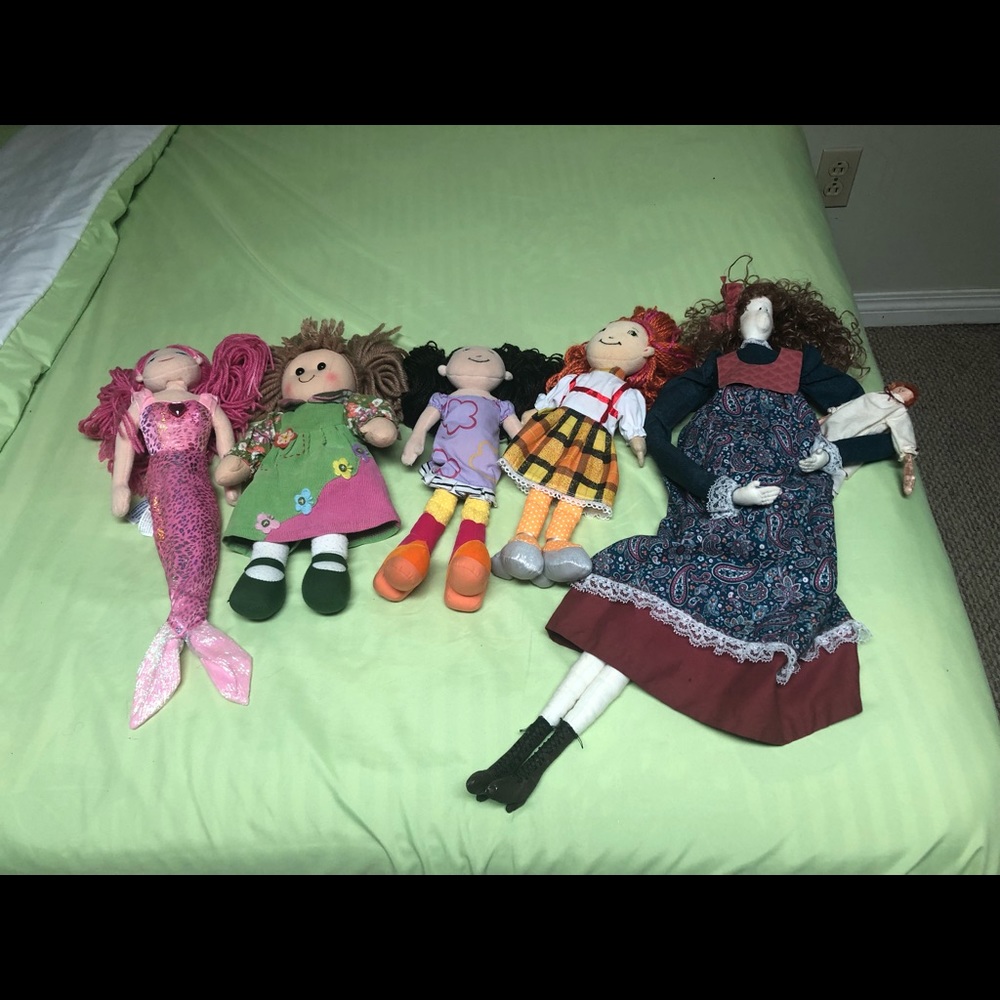 Dolls lot